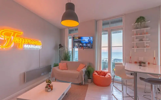 Seaview Apt Turner Contemporary Margate By Adliv