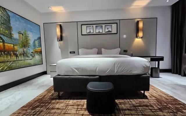 Ana Hotel and Apartments