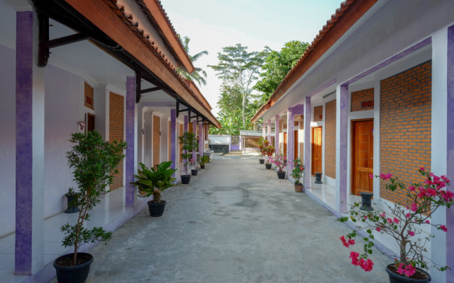 RedDoorz near Goa Jatijajar 2