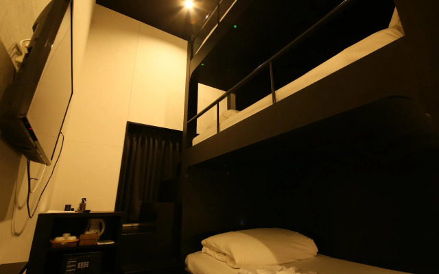 HOTEL TRAD Replay