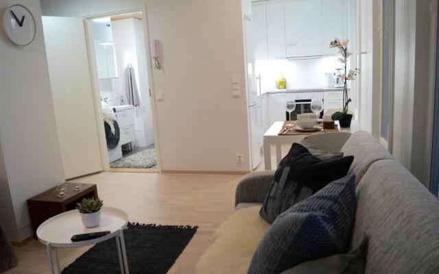 Studio in Trendy Kakola Hill area close to city center