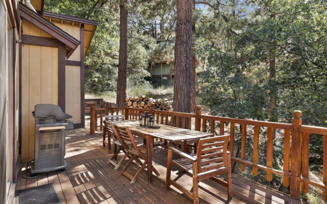 2166-alpine Adventure 5 Bedroom Home by RedAwning