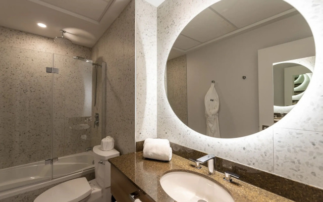Hotel Royal William, Ascend Hotel Collection