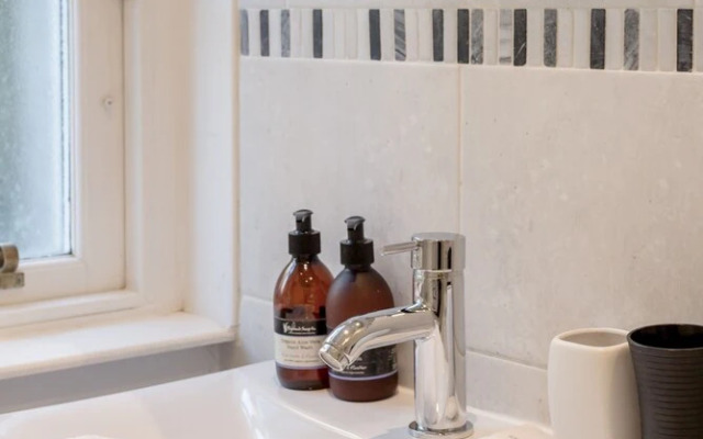 Unique & Stylish Grassmarket Apt - Close to Castle