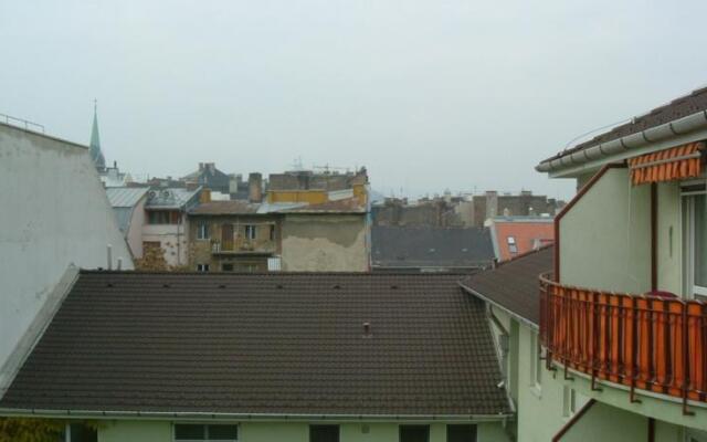 Liliom New Apartments