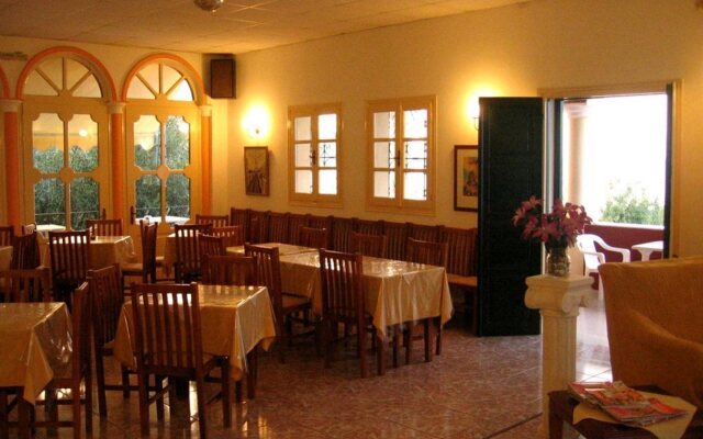 Apraos Bay Hotel