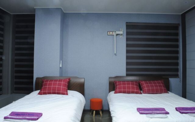 MoonDong's Hostel