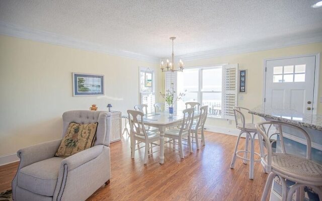 Pirates Paradise 3 Bedroom Home by RedAwning