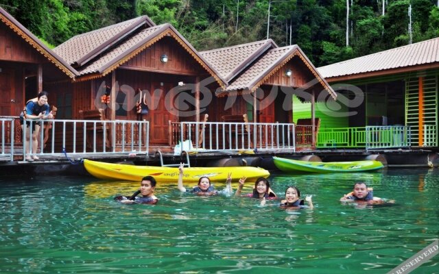 Saichol Floating Resort