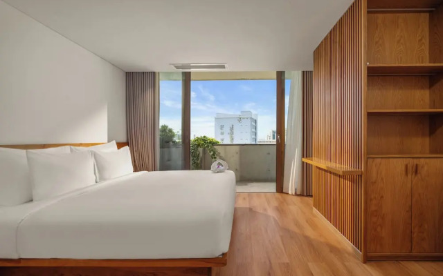 Vernal hotel & Apartment office