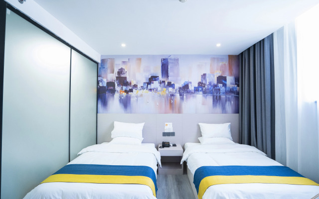 Riste Hotel (Luoxin industrial cluster, Xin'an County)