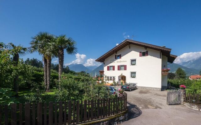 Guesthouse Pension Grafenstein