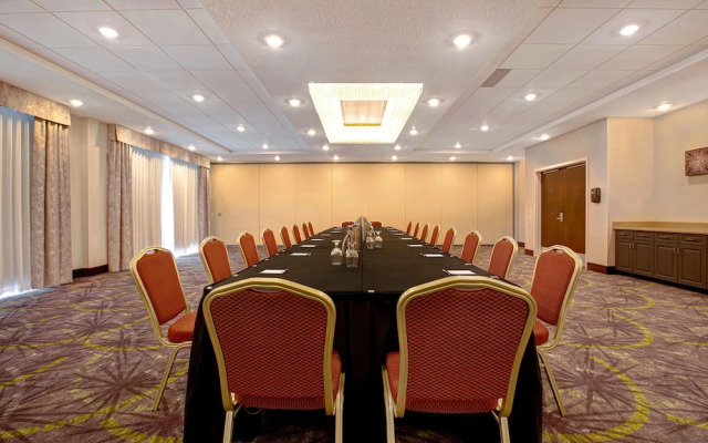 Ramada by Wyndham St. Paul AB