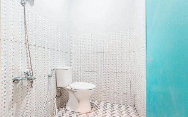 OYO Living 1756 Amira Guest House