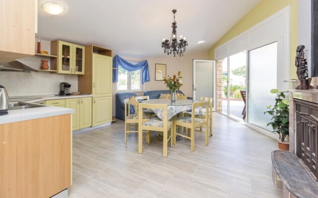 Beautiful Home in Vir With Wifi and 5 Bedrooms
