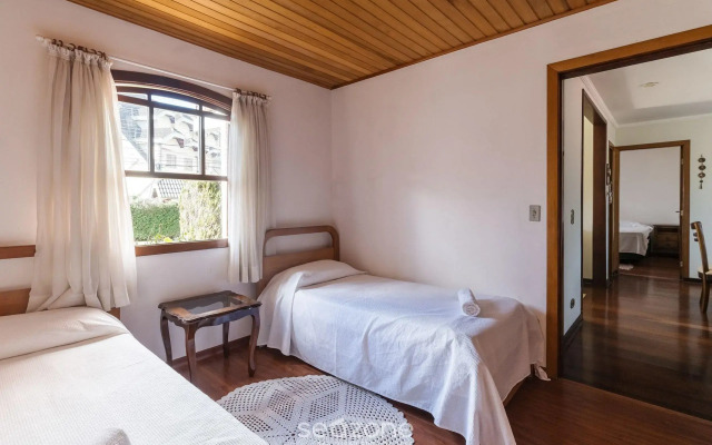 Casa espaçosa c/lareira em Campos do Jordão RAS175