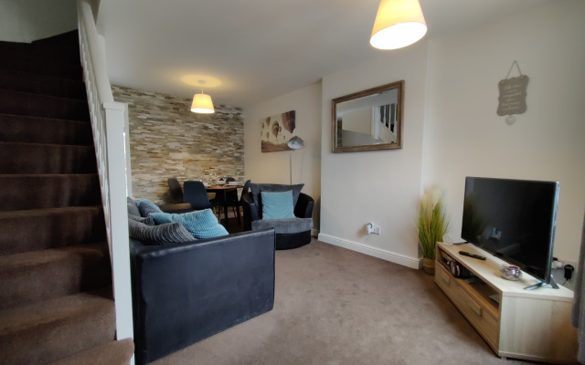 Travel Lettings - Dean House