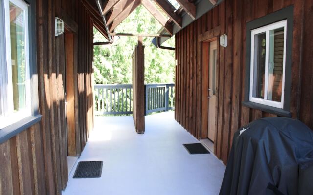Wild Pacific Waterfront Cabins
