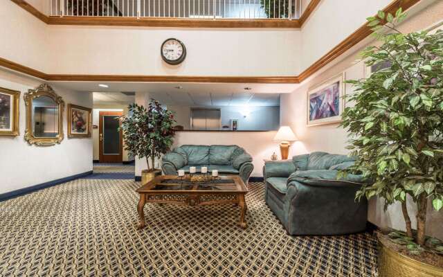 Super 8 by Wyndham Weatherford