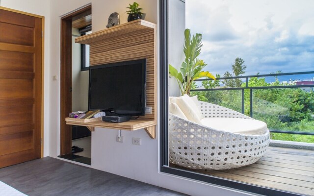East Runnel Villa - Young