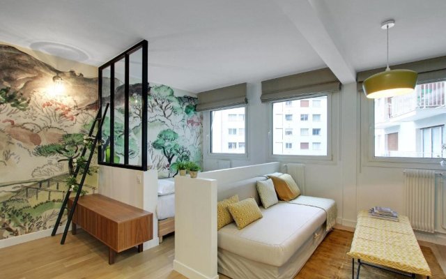Pick a Flat's Apartment in Eiffel Tower - rue Boulevard de Grenelle