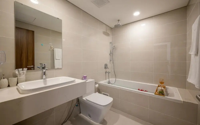 Eco Green Saigon Luxury Apartment Hotel