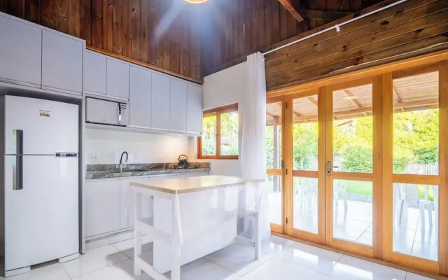 Wooden Retreat Near Lagoa da Conceicao Knu0170