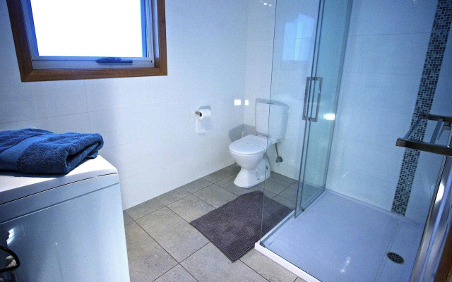 Penguin Beachfront Apartments