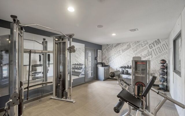 Lovely Midland Getaway With Fitness Center