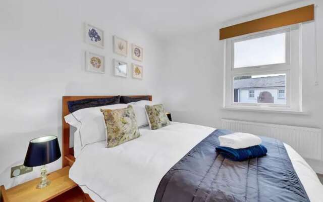 Luxurious 2-bed House in Canary Wharf London