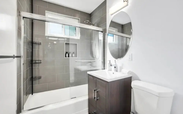 Martha by Avantstay Brand New LA Valley Home