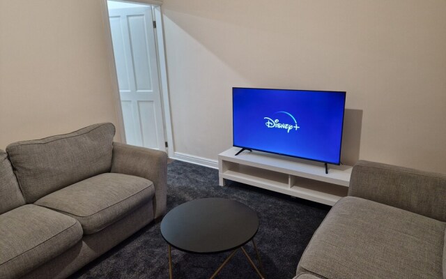 Homely 3-bed House in Bham 15 min From City Centre
