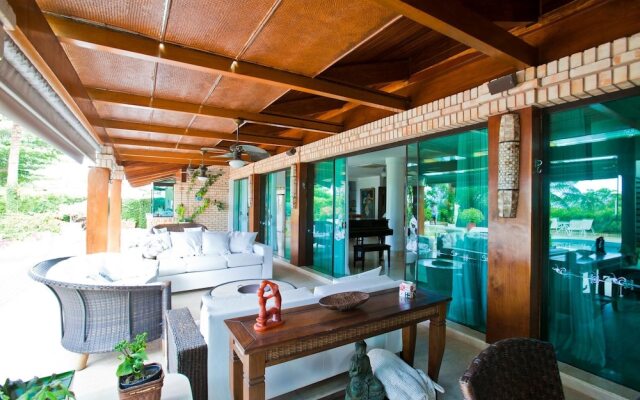 FL004 5 Bedroom Villa By Senstay