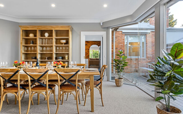 Tranquil Estate With Pool Heated Spa Gardens