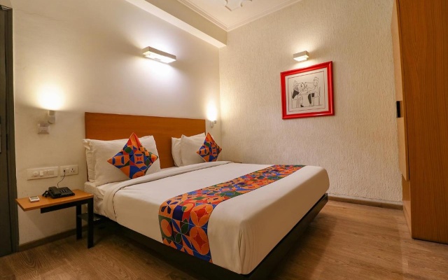 Fabhotel Lord Inn