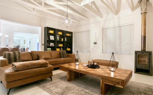 Sail Street 52 by AirAgents