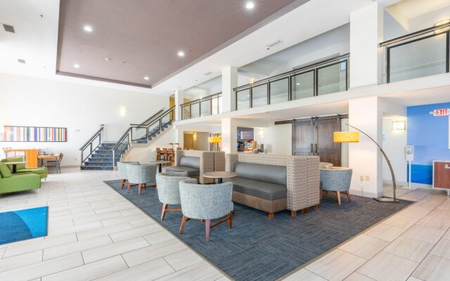 Holiday Inn Express & Suites Bradenton West by IHG