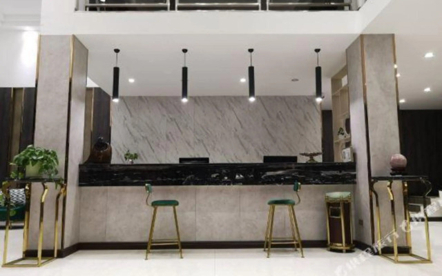 Dengge Business Hotel