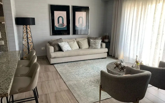 Breakfast Included Regatta Living II 504