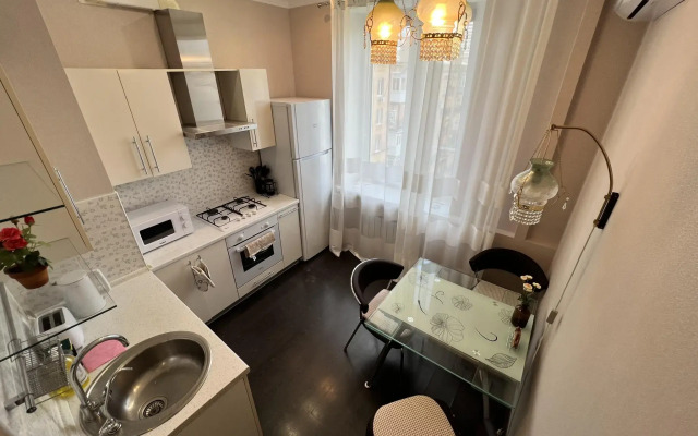 Саквояж на улице Чуйкова