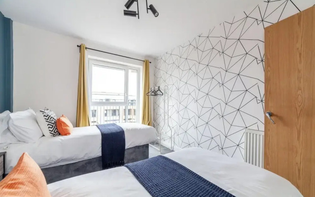 Top-rated Penthouse - King Size Bed & Free Parking