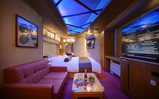 Iwatsuki Waterhotel Mw - Adult Only