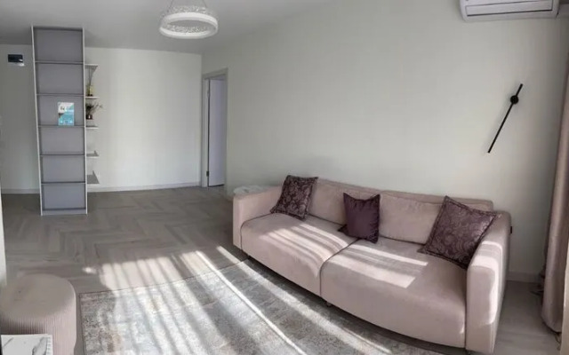 Apartment Aurora on Kolomiytseva St., 8