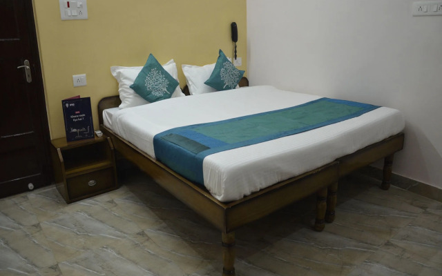 OYO Rooms Cantt Roadways Varanasi