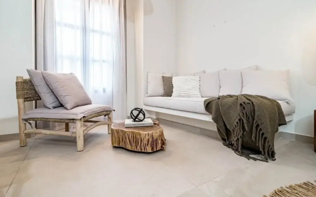 A1- Seaclub Suites by Roomservices