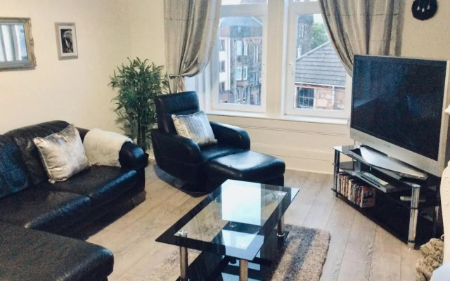 The Lion'S Den On Royal Street