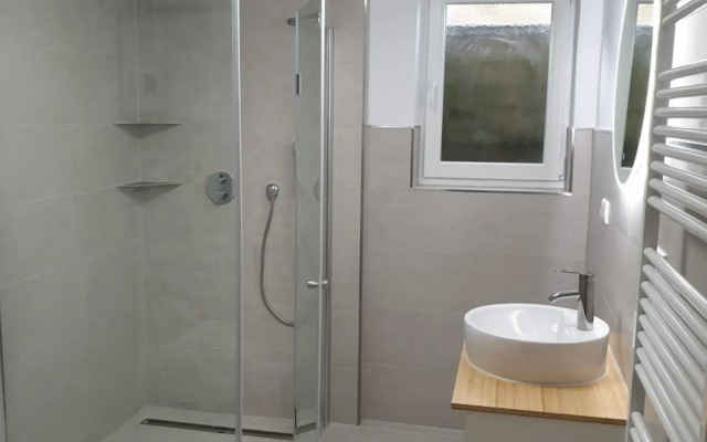 Schöne Wohnung über Wissen