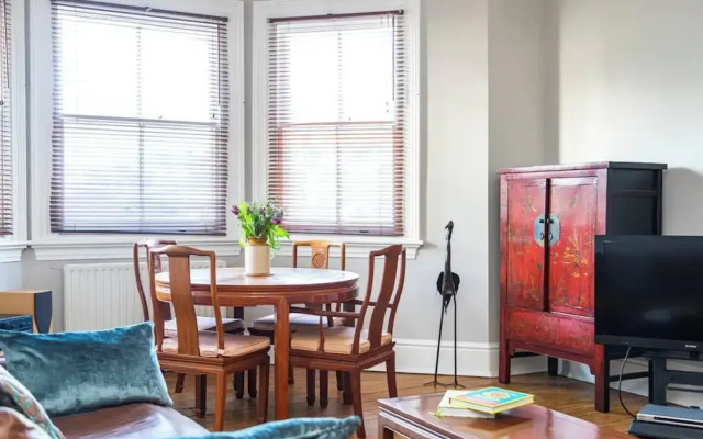 Spacious Central Hove Beach Flat
