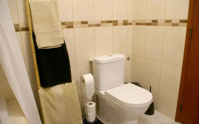 Lovely 2 Bedroom end Townhouse in Carvoeiro