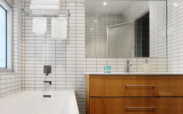 Semaphore Splash Apartments